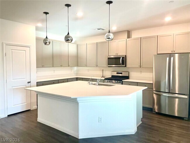 Foto del edificio - 3250 Palindrome Ave