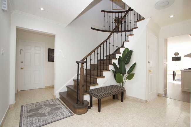 Building Photo - 1669 Dellbrook Ave