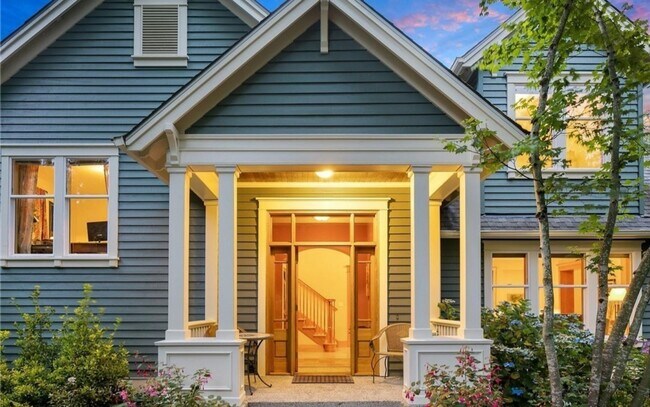 Foto del edificio - TImeless & Classic Bothell Rental Home on ...