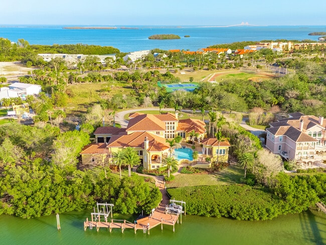 Building Photo - 1363 Oceanview Dr