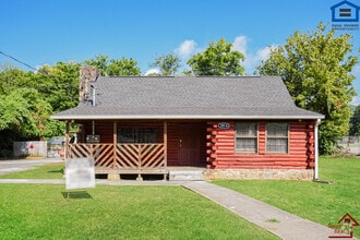 Building Photo - 101A S Aster Ave