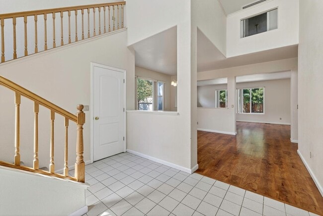Foto del edificio - 5 Bedroom Home Close to UNR!