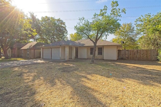 Building Photo - 914 Garden Meadow Dr