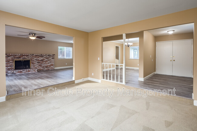 Building Photo - 304 Cabrillo Pl