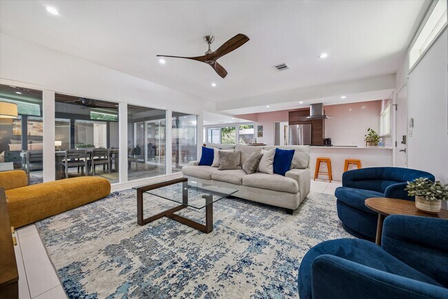 Foto del edificio - 9769 Oak Point Dr