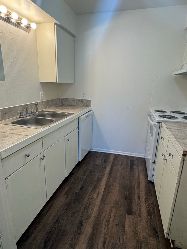 Building Photo - 701 Canada St