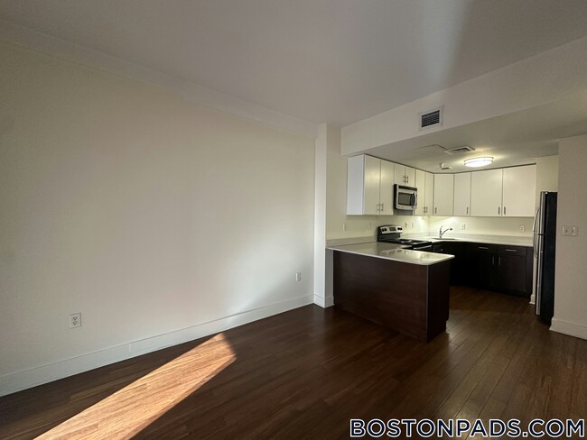 Building Photo - 8 Winter Pl