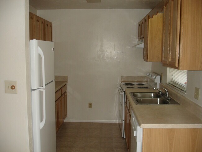 Foto del edificio - 2114 NW 55th Blvd