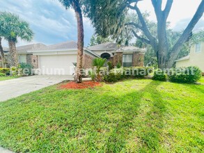 Building Photo - 1738 Golfview Dr
