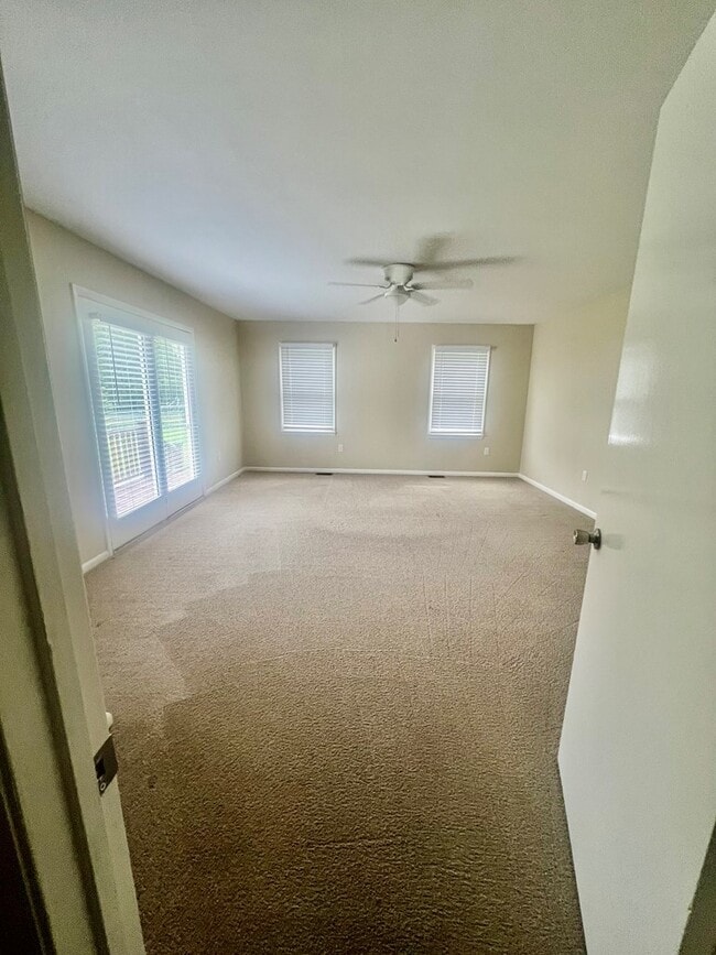 Building Photo - 121 Orchard Ln