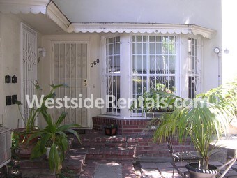 Building Photo - 360 N Doheny Dr
