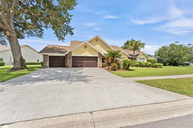 Building Photo - 6513 Thoroughbred Loop