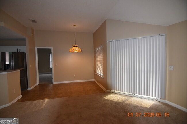 Foto del edificio - 145 Huntington Dr