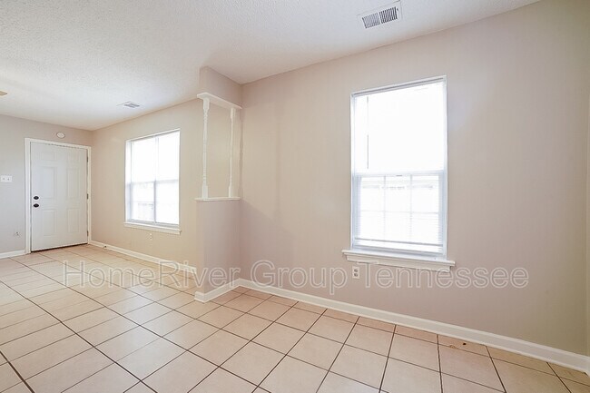 Foto del edificio - 3140 Edenshire Ln