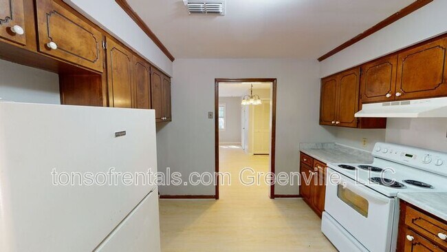 Foto del edificio - 156 Hidden Hill Road