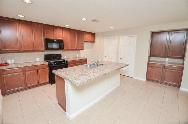 Foto del edificio - 22214 Woodseem Ct