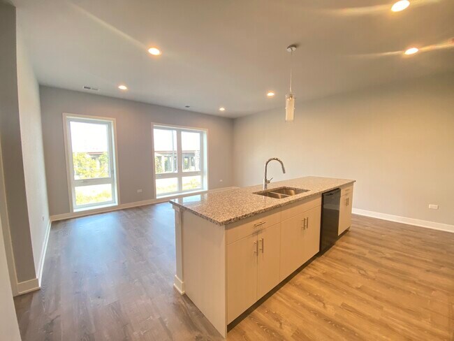 Building Photo - 3210 S Archer Ave