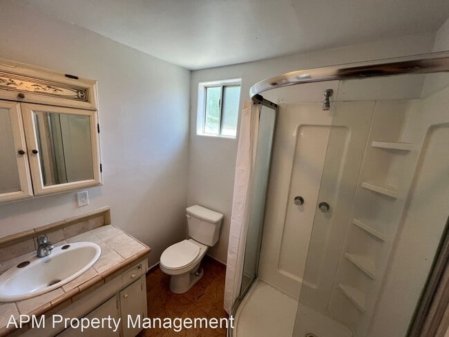 Building Photo - 4 br, 2.5 bath House - 130 E 77th St.