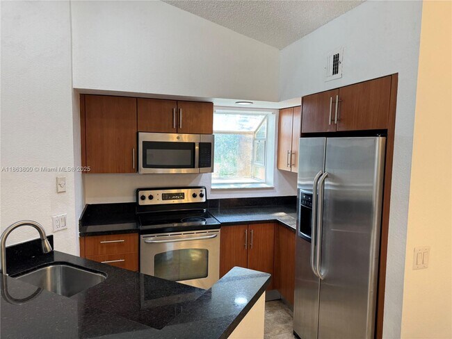 Building Photo - 3460 Pinewalk Dr N