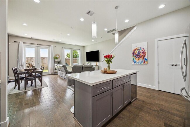Foto del edificio - 5520 Rosslyn Rd