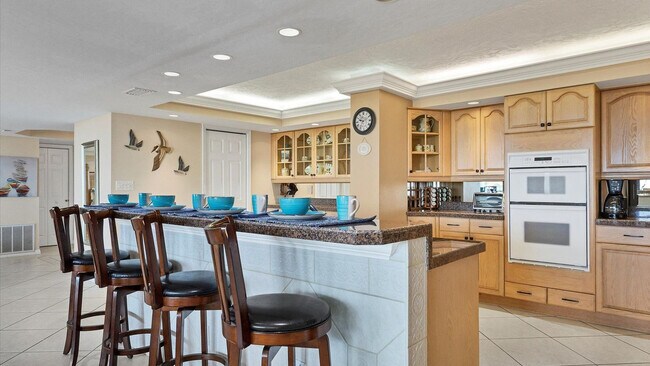Building Photo - 7F38C9 Siesta Key