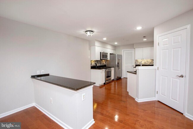 Foto del edificio - 701 Harrowgate Ln
