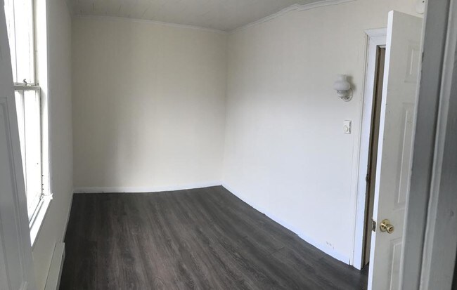Foto del edificio - 203 W 6th St