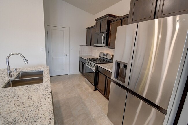 Building Photo - New Twilight Home