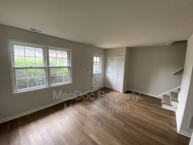 Foto del edificio - 5209 Heritage Dr