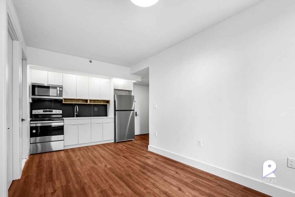 Primary Photo - 2069 Honeywell Ave