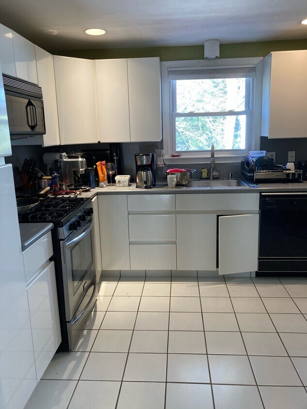 99 MacArthur St, Stoughton, MA 02072 Condo for Rent in Stoughton, MA