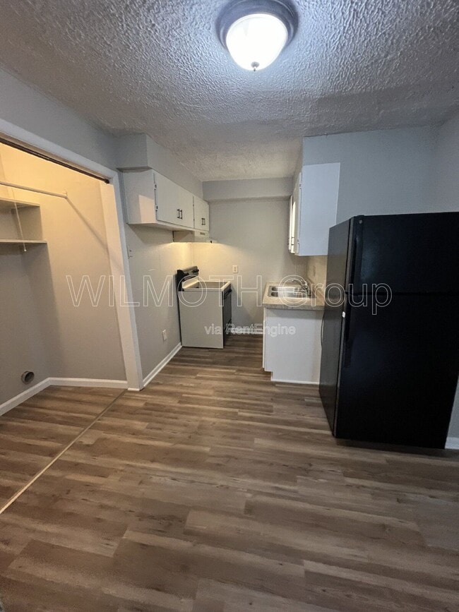Building Photo - 210 Whitlock Ave
