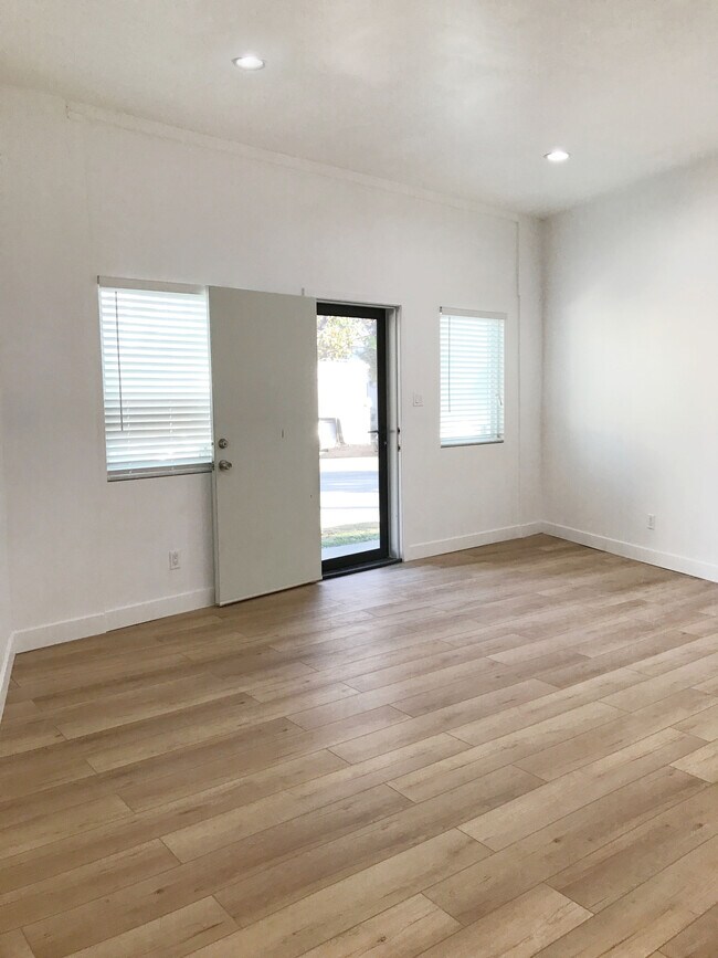 3123 Silver Lake Blvd Unit A, Los Angeles, CA 90039 Apartments in Los