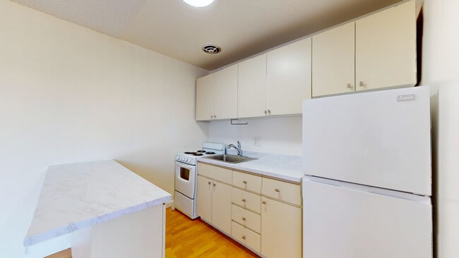 Building Photo - 651 Kansas St