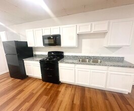 Building Photo - 3016 Jean Lafitte Pkwy