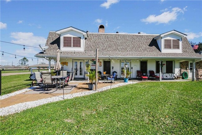 Building Photo - 306 E Woodlawn Ranch Rd