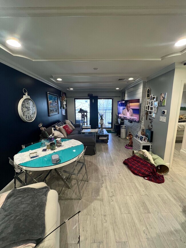 Building Photo - 603 55th St