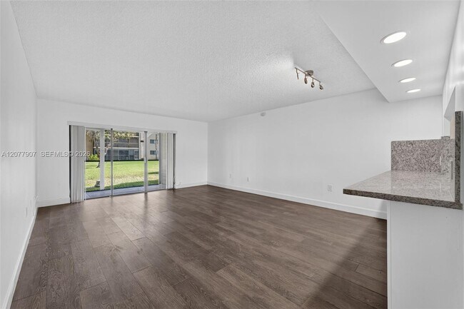 Foto del edificio - 8415 SW 107th Ave