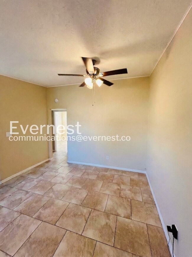 Building Photo - 2925 N 46th St