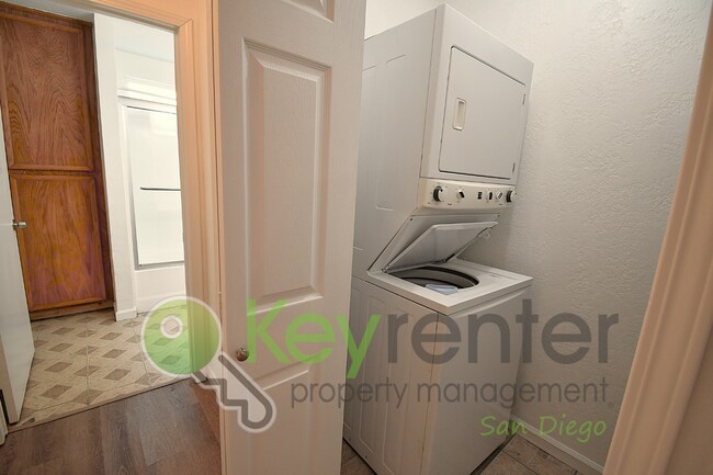 Foto del edificio - Harbor Vista community, Oak Park neighborhood. | Gated Comunity |Enjoy quick access to the 94, 80...