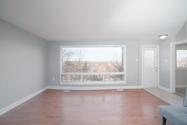 Building Photo - 75 Herring Cove Rd