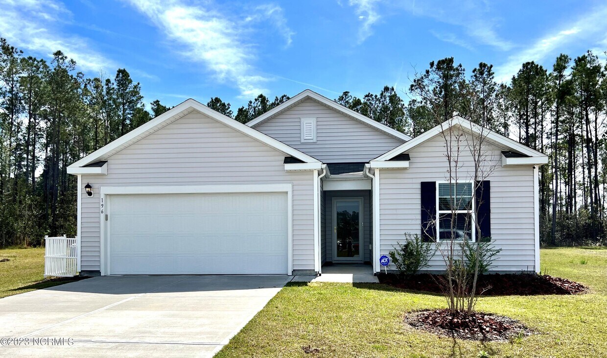 Primary Photo - 196 Hope Creek Dr