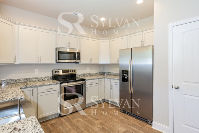 Foto del edificio - Enjoy living the good life in this 3 bedroom, 2.5 bathroom townhome
