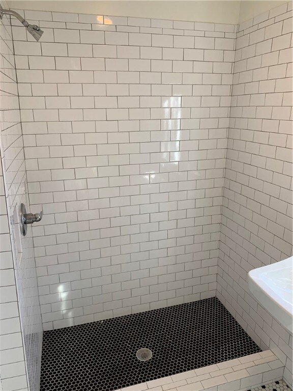 Building Photo - 3303 Carol Ann Dr