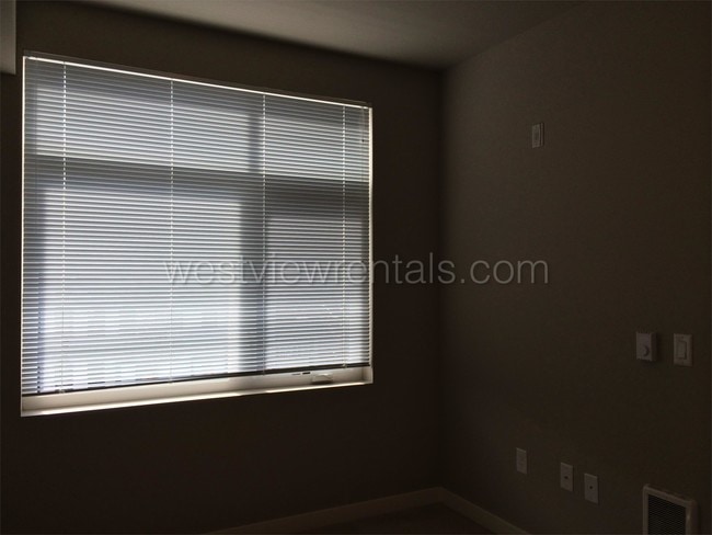 Foto del edificio - 1010 Railroad Ave