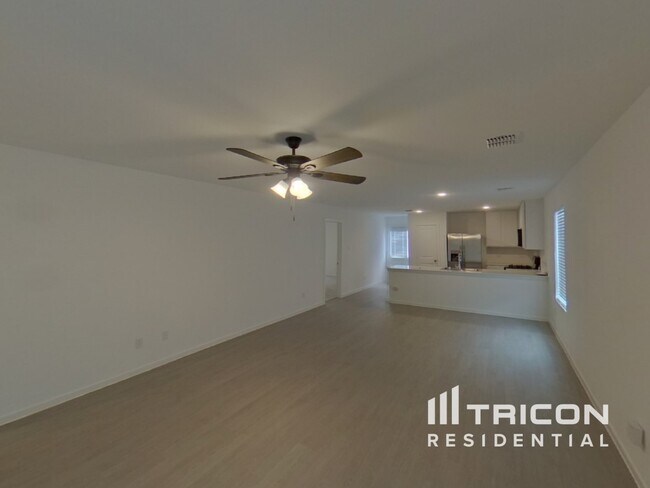 Foto del edificio - 807 Ponderosa Ln