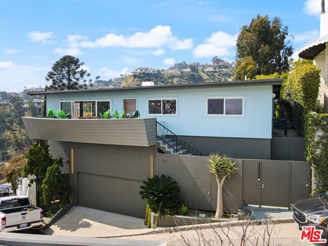 Building Photo - 8011 Fareholm Dr