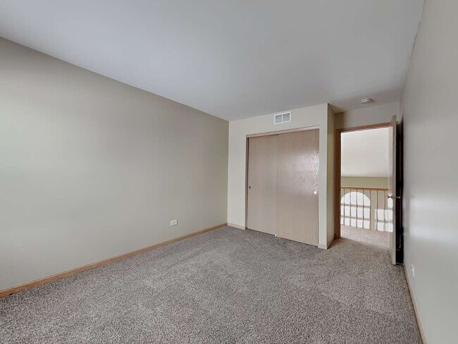 Foto del edificio - 322 Clarewood Cir