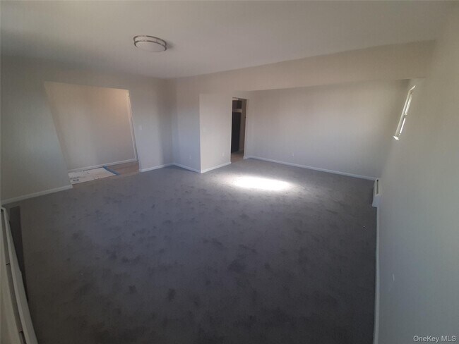 Foto del edificio - 121 Nassau Ln