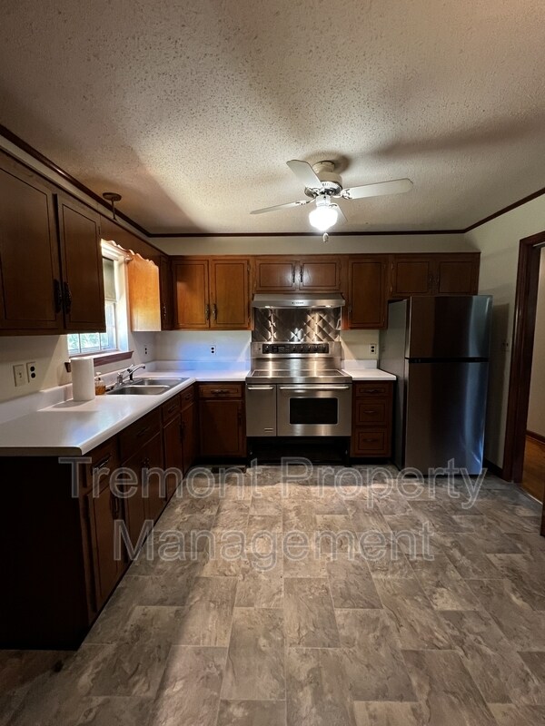 Foto del edificio - 7424 Runyan Rd